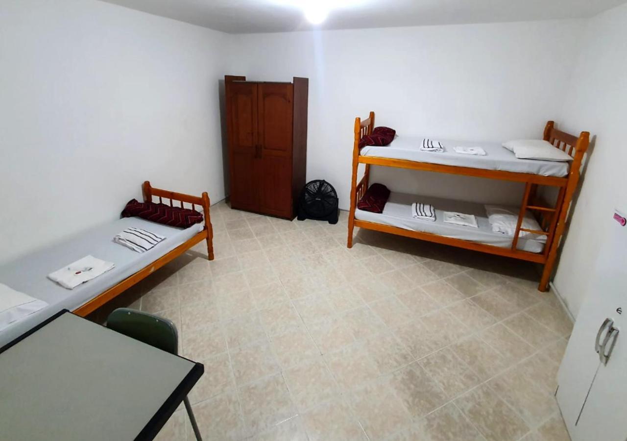 Hostel Airport Rooms Diadema Luaran gambar